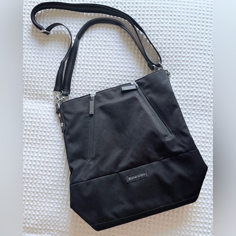 Sherpani crossbody tote